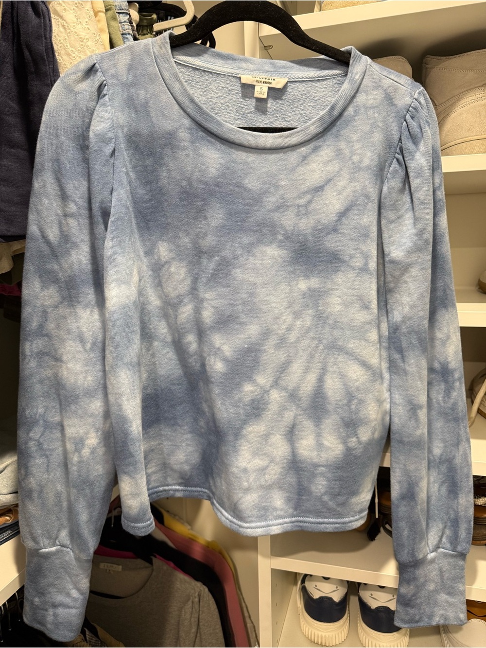 BB Dakota Steve Madden Light Blue Tie-Dye Puff Shoulder Pullover Sweatshirt
